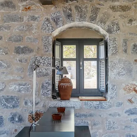 1bdr Loft In Stone Tower, Majestic View In Mani Holiday home *